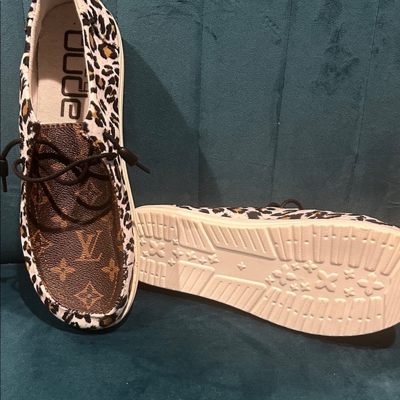 Hey Dudes Custom Womens Shoes Size Upcycle Size 39 (size 8 us) - Picture 3 of 4